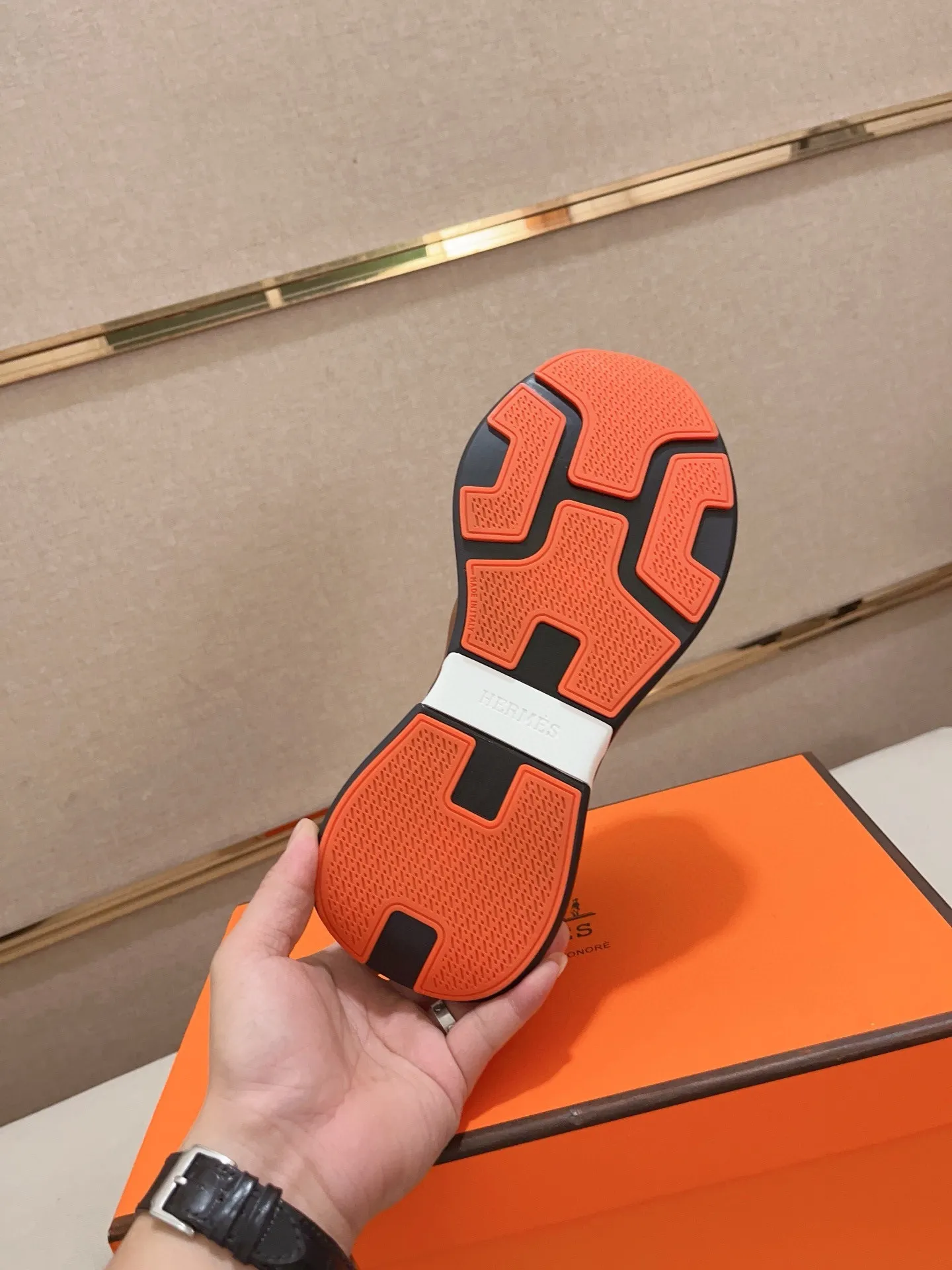 Men's clothing and shoes💰: 660💰《HERMES》【Classic Original Version】Hermès; Top 🔝 Purchasing Agency 🔍🔍Men’s latest 🇺🇸 counters are on sale simultaneously, original imported from Italy ▲▲Silk cowhide with breathable fabric ▲▲ (high-end and expensive Qi·Grade) Exquisite workmanship (Italian 🇮🇹Imported water-dyed 🐂cowhide lining) Sole: Original sole provided by the original factory, ⚠️Exclusive double-layer activity·TPR·Rubber·Combined molded outsole; Super·comfortable·wear-resistant·non-slip·environmental protection The real thing is more beautiful if you take the real thing (high quality, follow the order), you can enter and exit the counter at will * Number of yards: 38·39·40·41·42·43·44# (can be customized 45.)